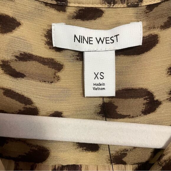 NEW Nine West Blouse XS Cheetah Print Button Collar Long Sleeve Chiffon Top - Picture 3 of 8